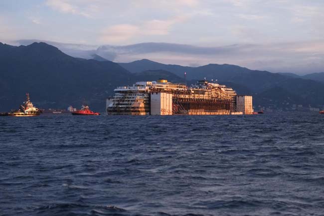 Concordia, cominciato l’ultimo viaggio della Costa Concordia, cominciato l’ultimo viaggio della Costa