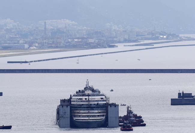 Concordia, cominciato l’ultimo viaggio della Costa Concordia, cominciato l’ultimo viaggio della Costa