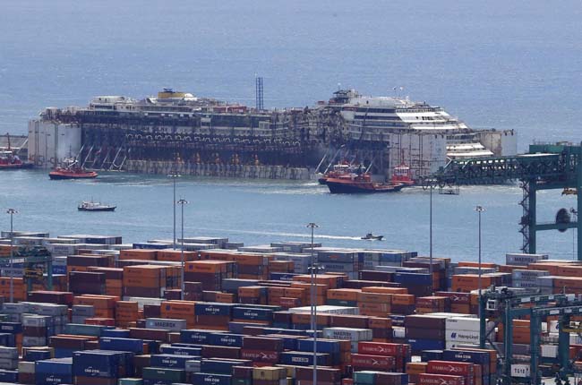 Concordia, cominciato l’ultimo viaggio della Costa Concordia, cominciato l’ultimo viaggio della Costa