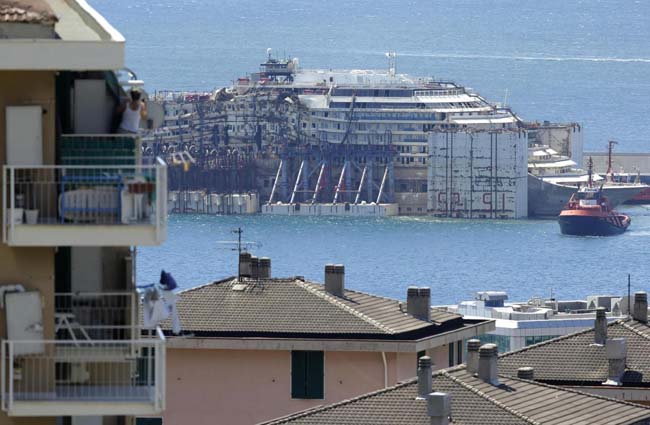 Concordia, cominciato l’ultimo viaggio della Costa Concordia, cominciato l’ultimo viaggio della Costa