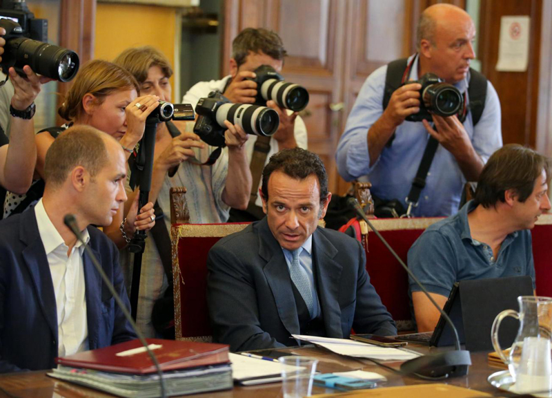 Raggi sbatte sui posti chiave del Comune di Roma. Odissea di uno strazio Raggi sbatte sui posti chiave del Comune di Roma. Odissea di uno strazio