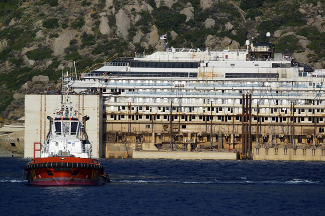 Concordia, cominciato l’ultimo viaggio della Costa Concordia, cominciato l’ultimo viaggio della Costa