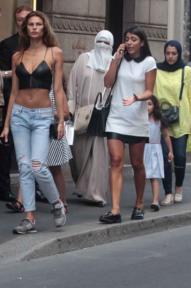 Dopo Venezia Giulia Salemi e Dayane Mello scaldano Milano. FOTO Dopo Venezia Giulia Salemi e Dayane Mello scaldano Milano. FOTO