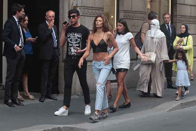 Dopo Venezia Giulia Salemi e Dayane Mello scaldano Milano. FOTO Dopo Venezia Giulia Salemi e Dayane Mello scaldano Milano. FOTO