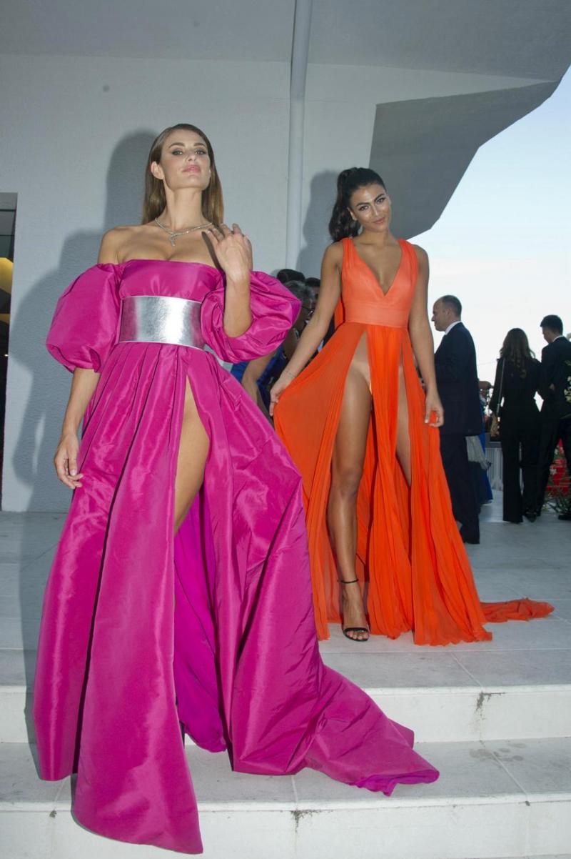 Dopo Venezia Giulia Salemi e Dayane Mello scaldano Milano. FOTO Dopo Venezia Giulia Salemi e Dayane Mello scaldano Milano. FOTO