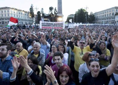 Raggi-caos, meetup M5S in rivolta: assemblea rovente il 17