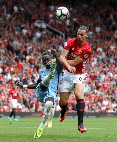 Ibrahimovic piegato dal nemico Guardiola. City vince il derby di Manchester