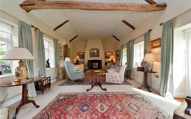 Kate Middleton, che coppia con la regina al volante: foto. E Harry intanto…