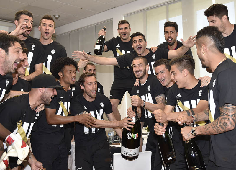 Bollicine Ferrari e Juventus: squadra che vince non si cambia Bollicine Ferrari e Juventus: squadra che vince non si cambia
