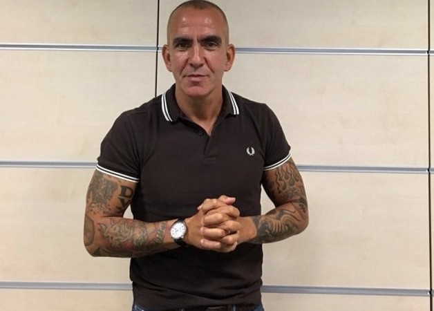 Di Canio, tatuaggio “Dux” in tv: polemiche social per il tatoo di Mussolini Di Canio, tatuaggio “Dux” in tv: polemiche social per il tatoo di Mussolini