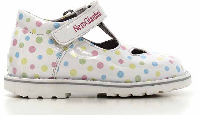 Scarpe, ecco le tendenze moda della primavera-estate 2017 Scarpe, ecco le tendenze moda della primavera-estate 2017