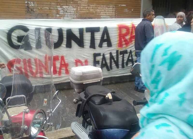 Emergenza casa, nuova tegola sulla giunta Raggi. Municipi occupati Emergenza casa, nuova tegola sulla giunta Raggi. Municipi occupati