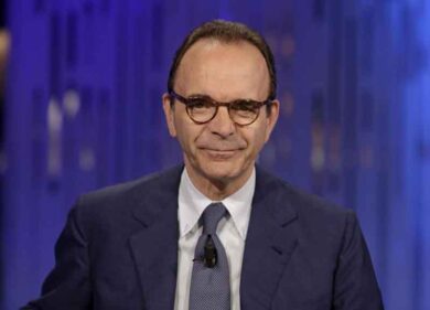 Parisi, previste 4mila persone. Interventi lampo di 25 relatori