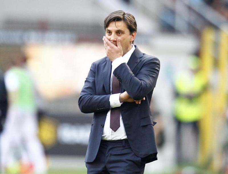 Milan, confronto Montella-Bacca a Milanello. Gioca Lapadula con la Sampdoria Milan, confronto Montella-Bacca a Milanello. Gioca Lapadula con la Sampdoria
