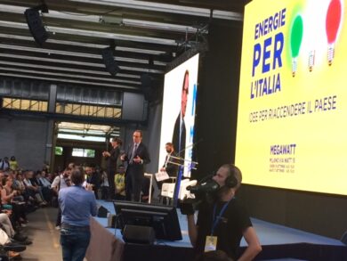La sfida coerente di Parisi: Fi e Lega? Neppure citati. L’analisi