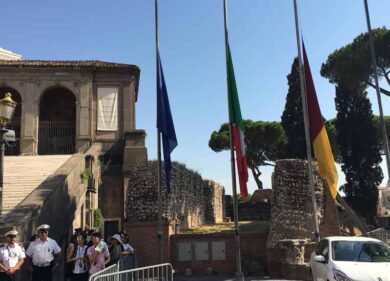 Comune di Roma, i dirigenti Dircom scrivono alla Raggi: “Siamo alla paralisi”