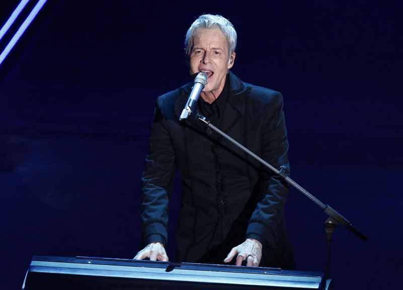 Claudio Baglioni canta in Vaticano per i bambini terremotati Claudio Baglioni canta in Vaticano per i bambini terremotati