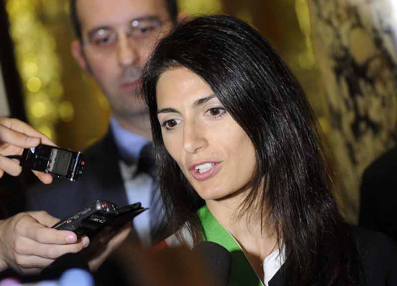 Giunta M5S monca: fumata nera sulle nomine. Raggi rimanda ancora Giunta M5S monca: fumata nera sulle nomine. Raggi rimanda ancora