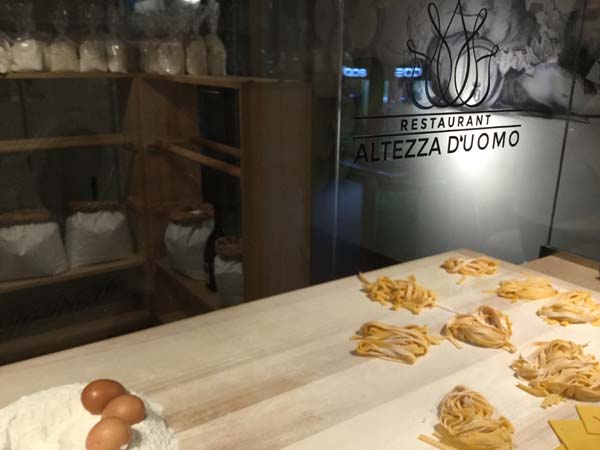 Apre “Altezza Duomo”: la bottega gourmet della tradizione Apre “Altezza Duomo”: la bottega gourmet della tradizione