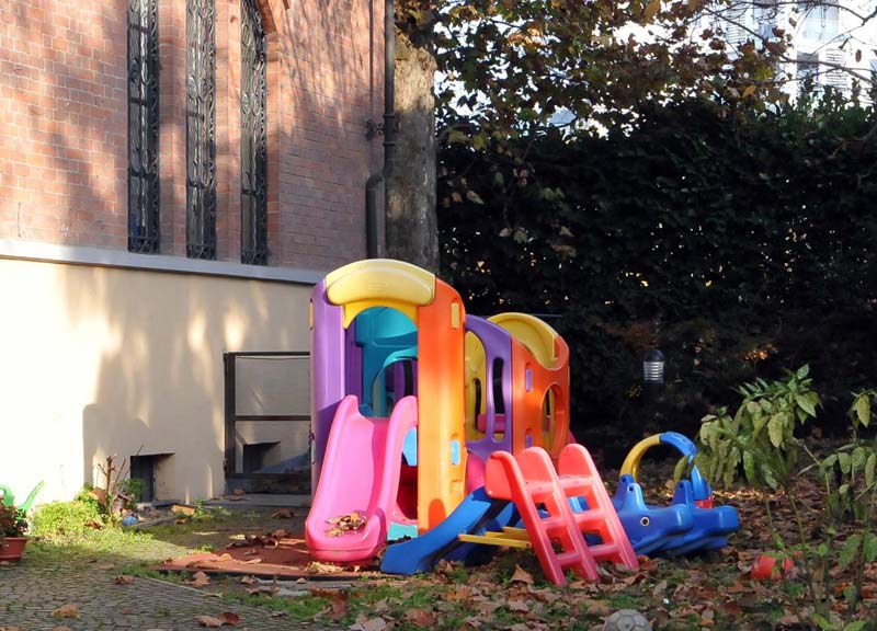Asili e maestre violente: riconoscere i segnali dei bambini. La guida Asili e maestre violente: riconoscere i segnali dei bambini. La guida