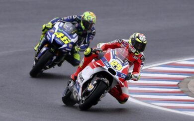Iannone, ok medici per correre MotoGp ad Aragon. Ma lui: “Dolore alla schiena”