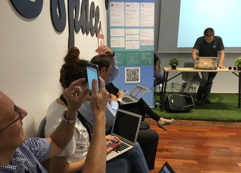#PosteHack: giovani talenti in gara per i nuovi servizi digitali #PosteHack: giovani talenti in gara per i nuovi servizi digitali