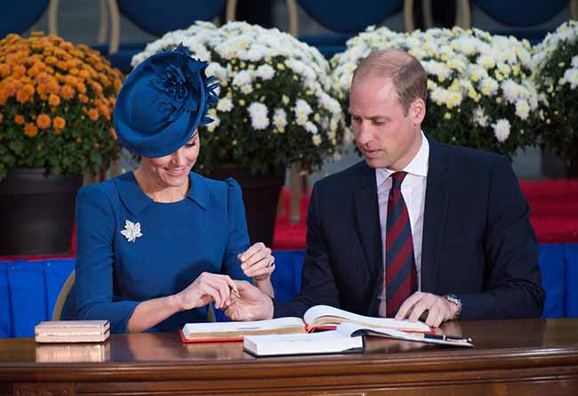 Kate Middleton in Canada. Nuove foto dei principini. “Gaffe” di George. FOTO Kate Middleton in Canada. Nuove foto dei principini. “Gaffe” di George. FOTO