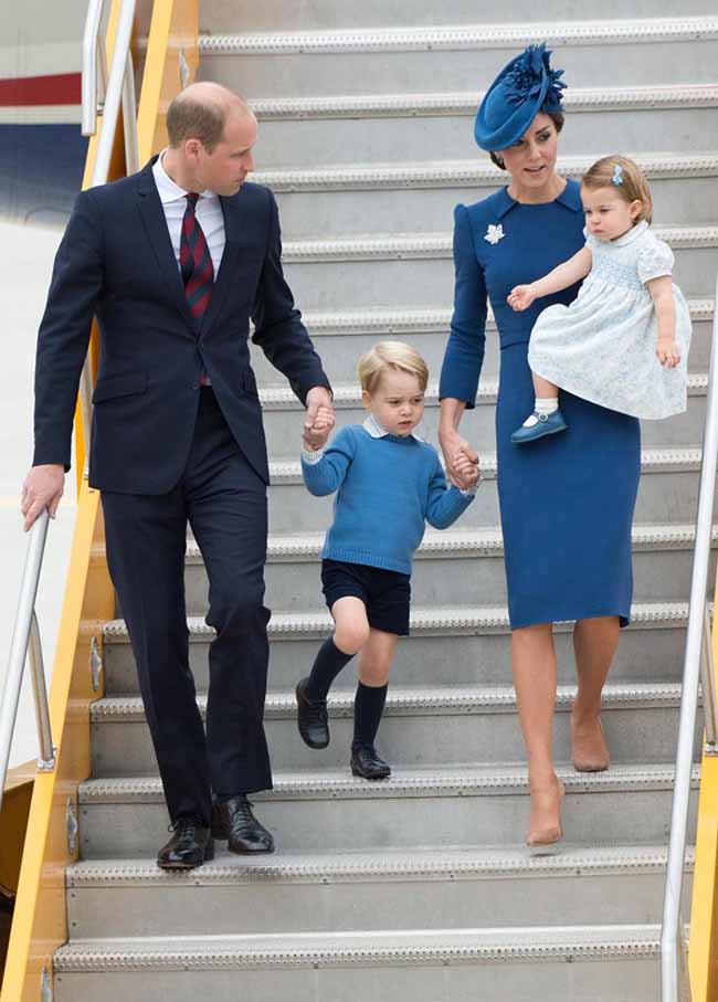 Kate Middleton in Canada. Nuove foto dei principini. “Gaffe” di George. FOTO Kate Middleton in Canada. Nuove foto dei principini. “Gaffe” di George. FOTO