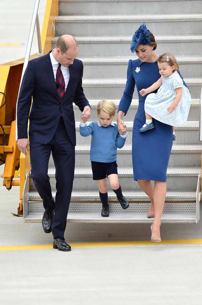 Kate Middleton in Canada. Nuove foto dei principini. “Gaffe” di George. FOTO Kate Middleton in Canada. Nuove foto dei principini. “Gaffe” di George. FOTO