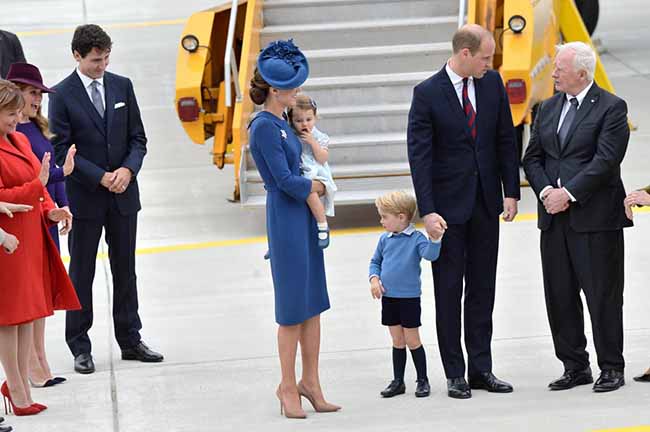 Kate Middleton in Canada. Nuove foto dei principini. “Gaffe” di George. FOTO Kate Middleton in Canada. Nuove foto dei principini. “Gaffe” di George. FOTO