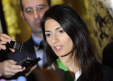 Consulenze Asl Civitavecchia alla Raggi: indagine per falso archiviata