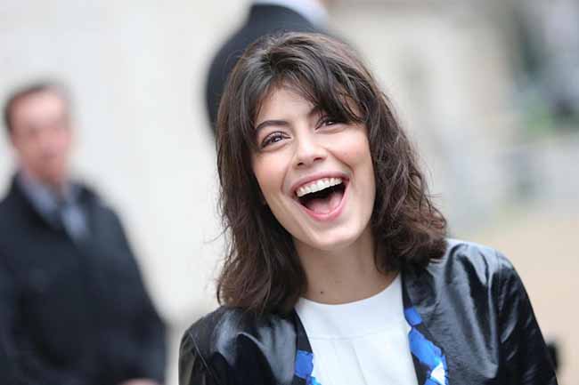 Alessandra Mastronardi: “Consiglio alle coppie, convivete prima di sposarvi” Alessandra Mastronardi: “Consiglio alle coppie, convivete prima di sposarvi”