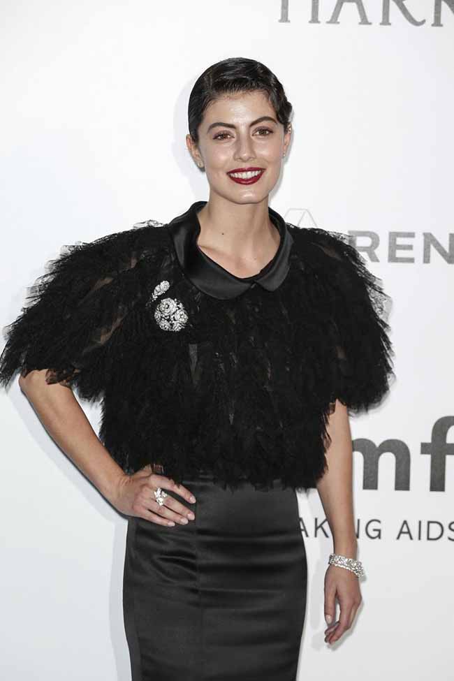 Alessandra Mastronardi: “Consiglio alle coppie, convivete prima di sposarvi” Alessandra Mastronardi: “Consiglio alle coppie, convivete prima di sposarvi”