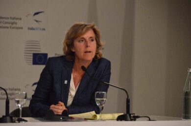 Ue, l’ex commissaria Hedegaard a Volkswagen. Nuovi imbarazzi in Commissione