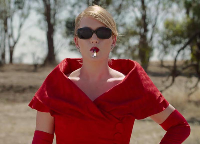 Al cinema con dolcezza e amarezza, le due anime nel Campari Al cinema con dolcezza e amarezza, le due anime nel Campari