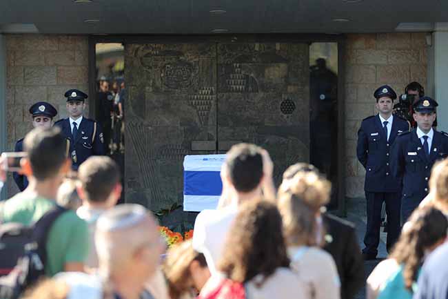 Gerusalemme, funerali di Shimon Peres: i grandi del mondo per l’ultimo saluto Gerusalemme, funerali di Shimon Peres: i grandi del mondo per l’ultimo saluto