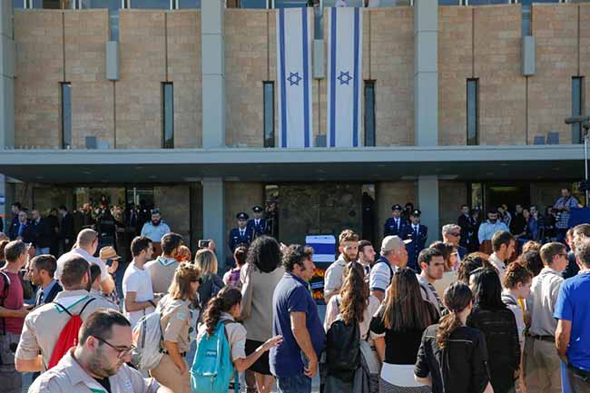Gerusalemme, funerali di Shimon Peres: i grandi del mondo per l’ultimo saluto Gerusalemme, funerali di Shimon Peres: i grandi del mondo per l’ultimo saluto