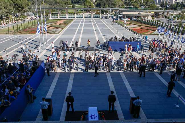 Gerusalemme, funerali di Shimon Peres: i grandi del mondo per l’ultimo saluto Gerusalemme, funerali di Shimon Peres: i grandi del mondo per l’ultimo saluto