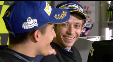 MotoGp, Marquez replica a Valentino Rossi: “Gli rispondo in pista” MotoGp, Marquez replica a Valentino Rossi: “Gli rispondo in pista”