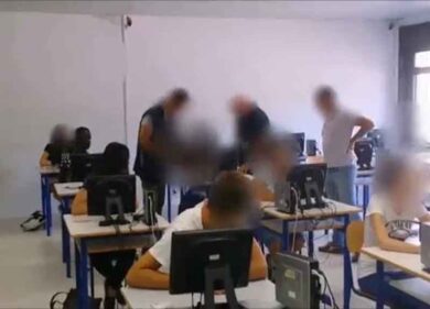 Truffe: falsificavano esami guida, polizia arresta gang indo-pakistana