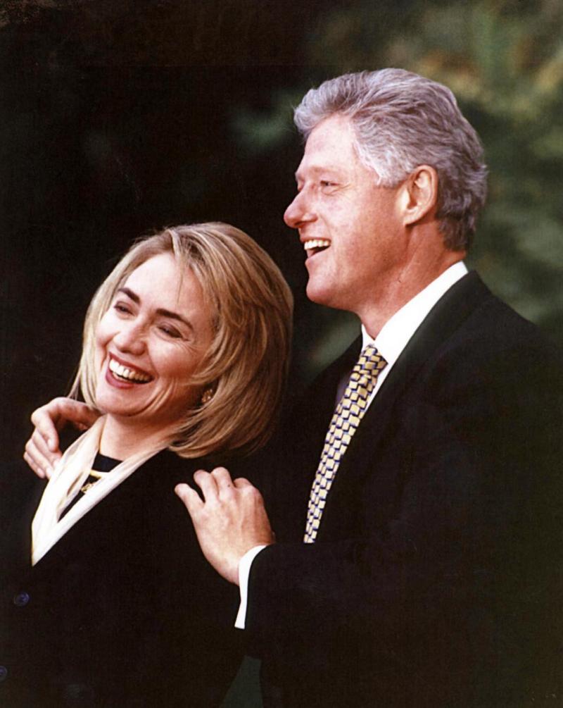 Hillary Clinton e l’ansia da soldi. Da dove nasce l’ossessione per il lusso