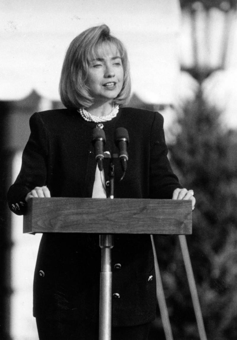 Hillary Clinton e l’ansia da soldi. Da dove nasce l’ossessione per il lusso