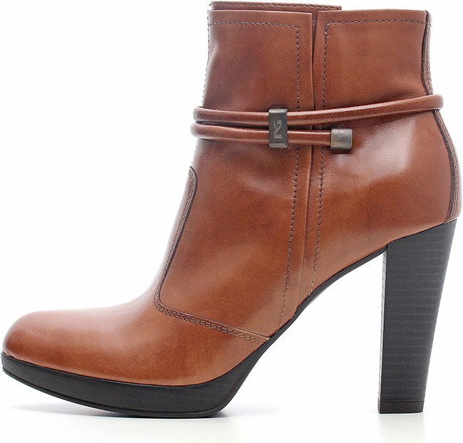 Moda scarpe: “camminando” verso l’autunno Moda scarpe: “camminando” verso l’autunno
