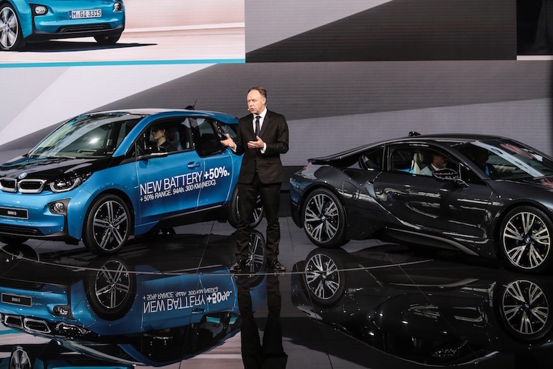 Salone dell’Auto di Parigi 2016: va in scena la visione elettrica Salone dell’Auto di Parigi 2016: va in scena la visione elettrica