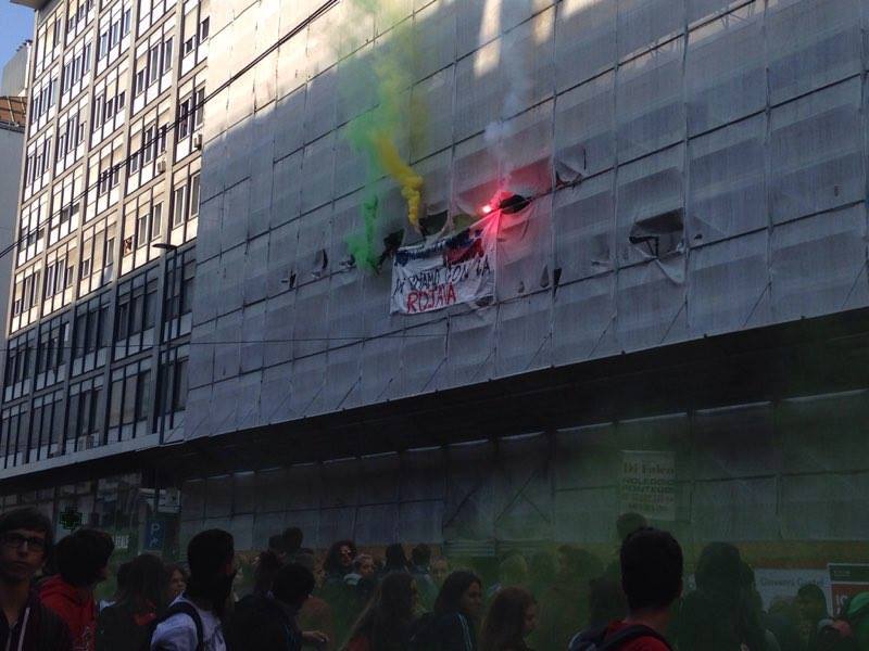 Buona scuola, studenti in piazza: “Istruzione sempre più bene di pochi” Buona scuola, studenti in piazza: “Istruzione sempre più bene di pochi”