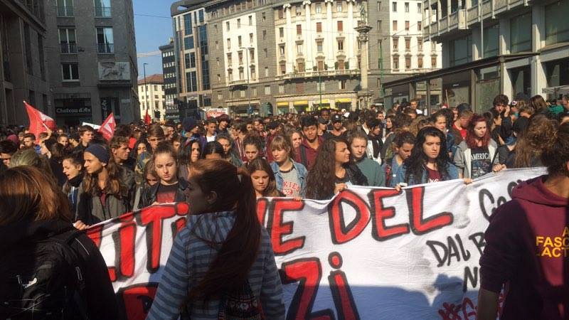 Buona scuola, studenti in piazza: “Istruzione sempre più bene di pochi” Buona scuola, studenti in piazza: “Istruzione sempre più bene di pochi”