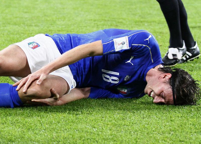 Montolivo, crociato rotto. Milan e Nazionale sotto choc. I tempi di recupero