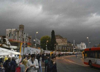 Maltempo e black out elettrico, slitta l’apertura del mattino del Colosseo