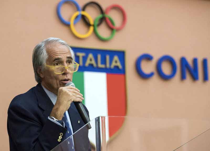 Roma 2024, Malagò ritira la candidatura e annuncia di voler puntare su Milano Roma 2024, Malagò ritira la candidatura e annuncia di voler puntare su Milano