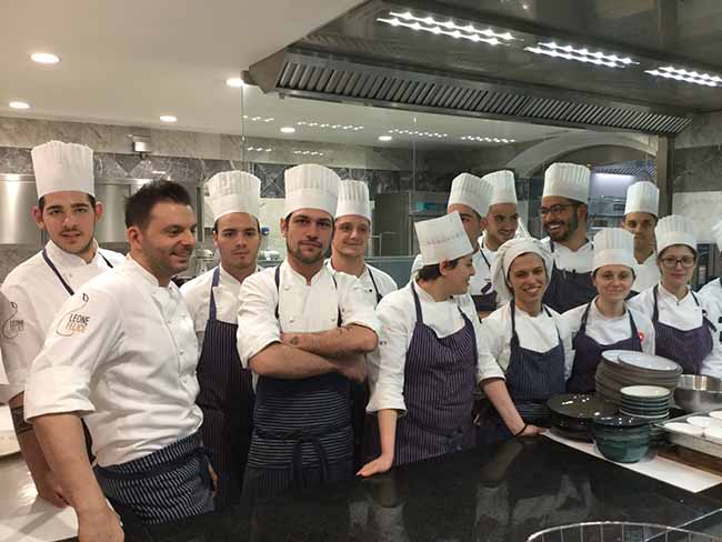 Al “Leone Felice” il ruggito dello chef Fabio Abbatista Al “Leone Felice” il ruggito dello chef Fabio Abbatista